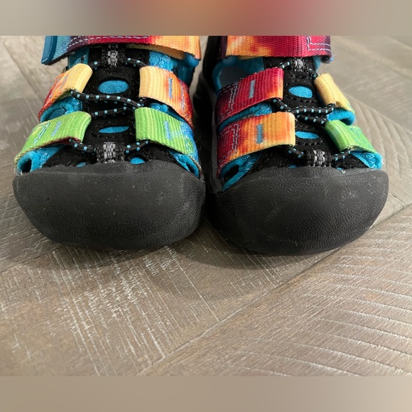 Keen Newport Toddler Rainbow Tie Dye Sandals - Picture 7 of 10